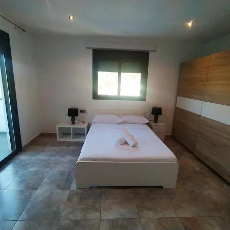 Franz House Casa Principal Canyelles (Catalonia)